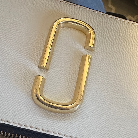 Marc Jacobs Snapshot Black and Cream Crossbody Bag - Picture 3 of 11